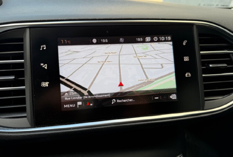 Peugeot 308 style 1.2 110 cv 2em main / CARPLAY / DISTRIBUTION NEUVE CHEZ PEUGEOT 