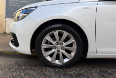 Peugeot 308 style 1.2 110 cv 2em main / CARPLAY / DISTRIBUTION NEUVE CHEZ PEUGEOT 