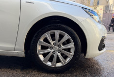 Peugeot 308 style 1.2 110 cv 2em main / CARPLAY / DISTRIBUTION NEUVE CHEZ PEUGEOT 