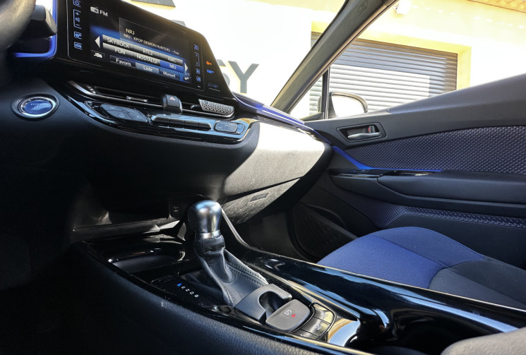 Toyota C-HR 122h Distinctive 2WD E-CVT / FULL ENTRETIEN TOYOTA