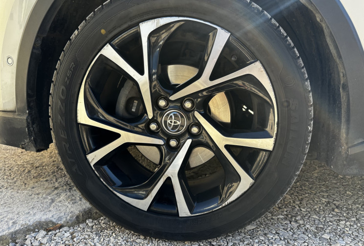 Toyota C-HR 122h Distinctive 2WD E-CVT / FULL ENTRETIEN TOYOTA