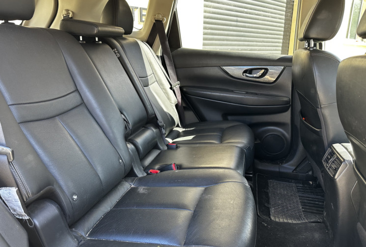 Nissan X-Trail III (T32) 1.6 dCi 130ch Tekna Xtronic Euro6 7 places + TOIT OUVRANT