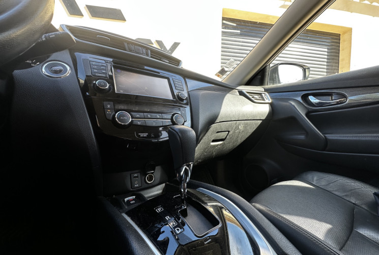 Nissan X-Trail III (T32) 1.6 dCi 130ch Tekna Xtronic Euro6 7 places + TOIT OUVRANT