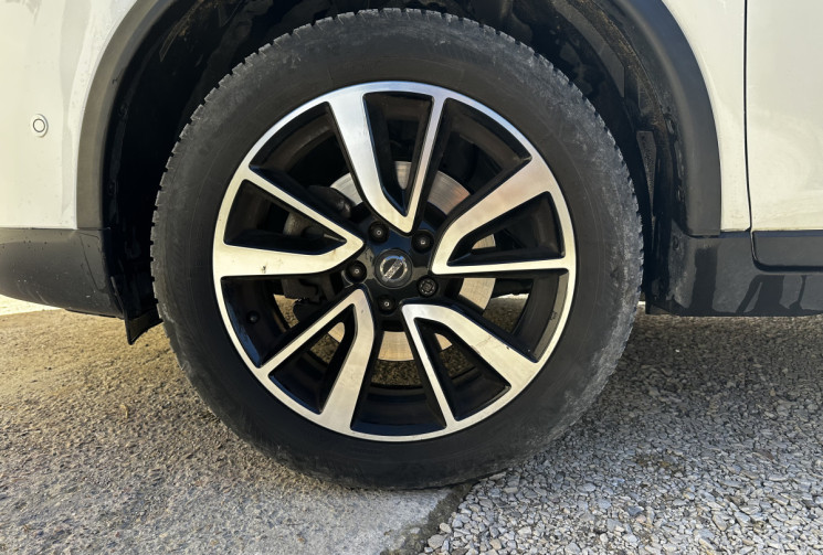 Nissan X-Trail III (T32) 1.6 dCi 130ch Tekna Xtronic Euro6 7 places + TOIT OUVRANT