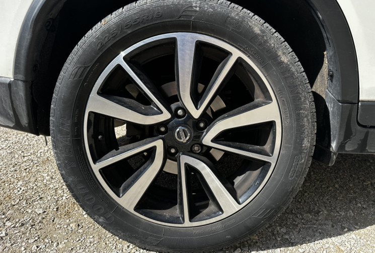 Nissan X-Trail III (T32) 1.6 dCi 130ch Tekna Xtronic Euro6 7 places + TOIT OUVRANT