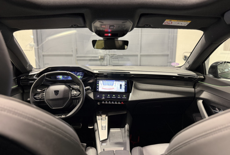 Peugeot 308 GT 1.2 130 EAT8 Toit ouvrant / sièges alcantara surpiqûres vertes / Hifi Focal