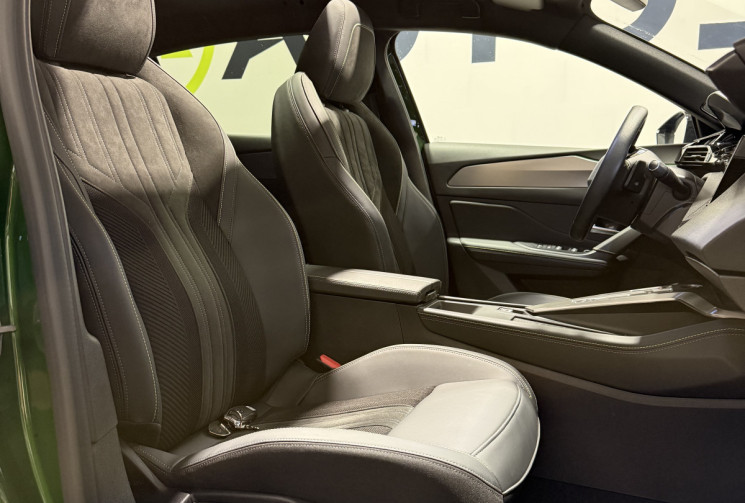 Peugeot 308 GT 1.2 130 EAT8 Toit ouvrant / sièges alcantara surpiqûres vertes / Hifi Focal