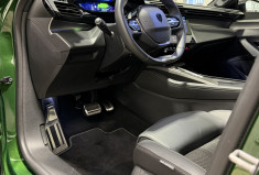 Peugeot 308 GT 1.2 130 EAT8 Toit ouvrant / sièges alcantara surpiqûres vertes / Hifi Focal