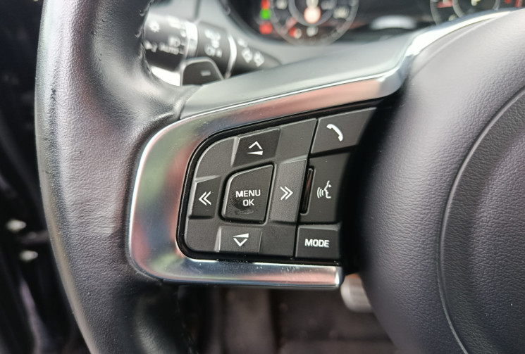 Jaguar E-Pace 2.0D R-DYNAMIC HSE 240 / TOIT PANORAMIQUE / GARANTIE MAI 2026