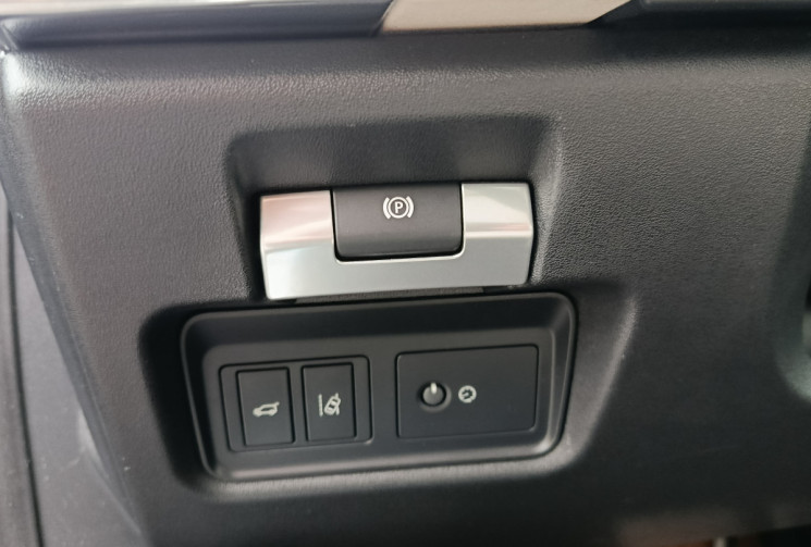 Jaguar E-Pace 2.0D R-DYNAMIC HSE 240 / TOIT PANORAMIQUE / GARANTIE MAI 2026