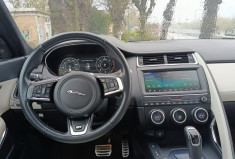 Jaguar E-Pace 2.0D R-DYNAMIC HSE 240 / TOIT PANORAMIQUE / GARANTIE MAI 2026