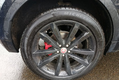 Jaguar E-Pace 2.0D R-DYNAMIC HSE 240 / TOIT PANORAMIQUE / GARANTIE MAI 2026