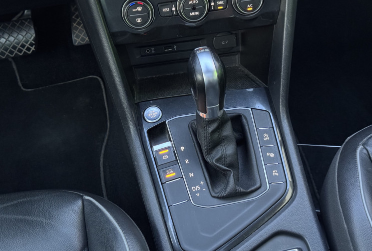 Volkswagen Tiguan 1.4 TSi 150 CARAT EXCLUSIVE DSG6 * TOIT OUVRANT * ATTELAGE * DYNAUDIO * TETE HAUTE