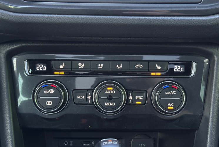 Volkswagen Tiguan 1.4 TSi 150 CARAT EXCLUSIVE DSG6 * TOIT OUVRANT * ATTELAGE * DYNAUDIO * TETE HAUTE