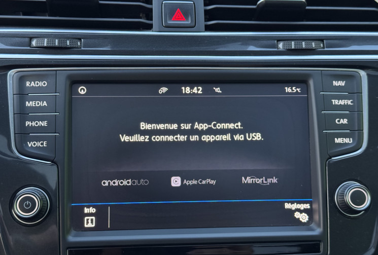 Volkswagen Tiguan 1.4 TSi 150 CARAT EXCLUSIVE DSG6 * TOIT OUVRANT * ATTELAGE * DYNAUDIO * TETE HAUTE