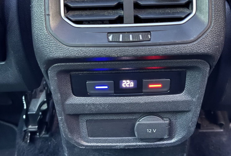 Volkswagen Tiguan 1.4 TSi 150 CARAT EXCLUSIVE DSG6 * TOIT OUVRANT * ATTELAGE * DYNAUDIO * TETE HAUTE