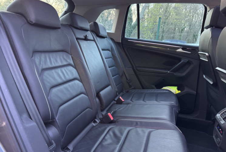 Volkswagen Tiguan 1.4 TSi 150 CARAT EXCLUSIVE DSG6 * TOIT OUVRANT * ATTELAGE * DYNAUDIO * TETE HAUTE