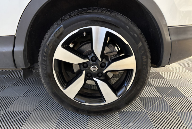 Nissan Qashqai 1.2 DIG-T 16V 2WD 115 CONNECT EDITION / TOIT PANORAMIQUE