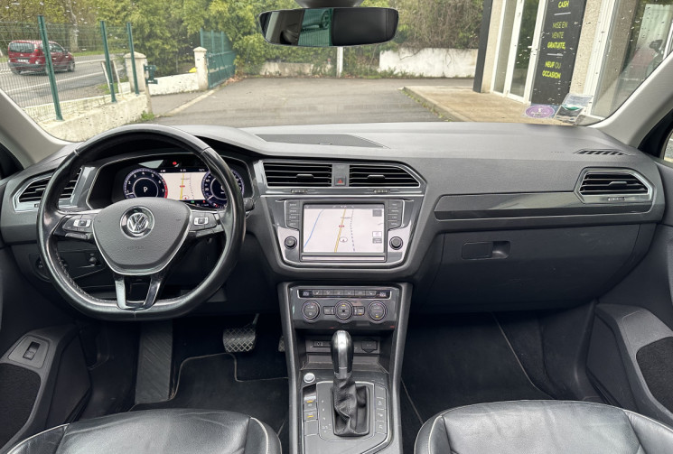 Volkswagen Tiguan 1.4 TSi 150 CARAT EXCLUSIVE DSG6 * TOIT OUVRANT * ATTELAGE * DYNAUDIO * TETE HAUTE
