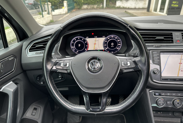 Volkswagen Tiguan 1.4 TSi 150 CARAT EXCLUSIVE DSG6 * TOIT OUVRANT * ATTELAGE * DYNAUDIO * TETE HAUTE