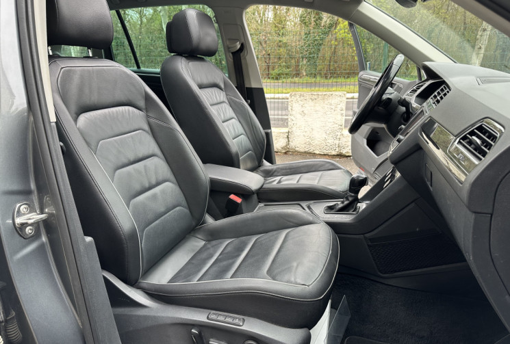 Volkswagen Tiguan 1.4 TSi 150 CARAT EXCLUSIVE DSG6 * TOIT OUVRANT * ATTELAGE * DYNAUDIO * TETE HAUTE