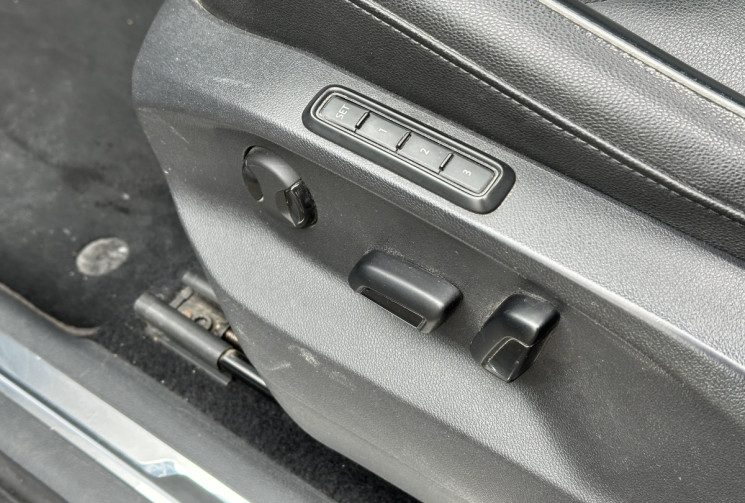 Volkswagen Tiguan 1.4 TSi 150 CARAT EXCLUSIVE DSG6 * TOIT OUVRANT * ATTELAGE * DYNAUDIO * TETE HAUTE