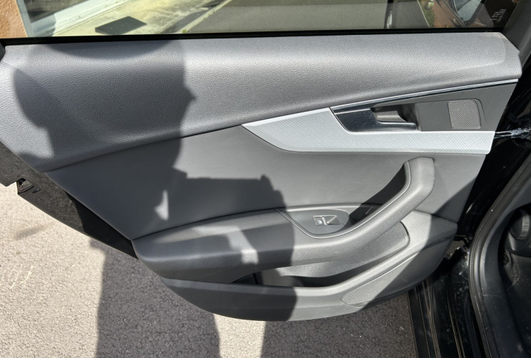 Audi A4 Avant S-Line 2.0 TDI 190 cv BVA S-Tronic 7