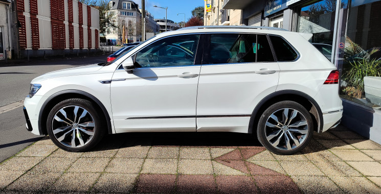 Volkswagen Tiguan R-LINE 2.0 Bi-TDI 240 DSG7 4Motion / SUIVI VOLKSWAGEN / VIRTUAL COCKPIT
