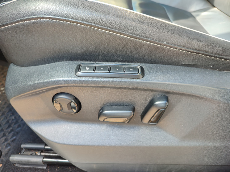 Volkswagen Tiguan R-LINE 2.0 Bi-TDI 240 DSG7 4Motion / SUIVI VOLKSWAGEN / VIRTUAL COCKPIT