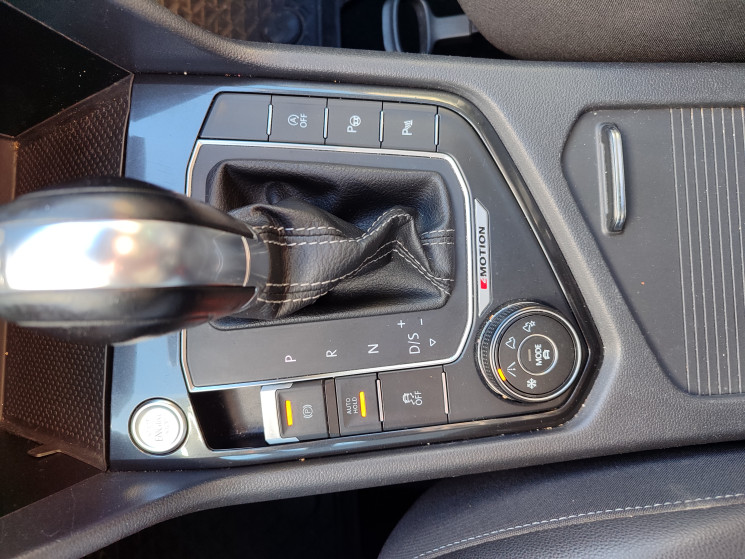 Volkswagen Tiguan R-LINE 2.0 Bi-TDI 240 DSG7 4Motion / DISTRIBUTION FAITE / VIRTUAL COCKPIT / TOIT O