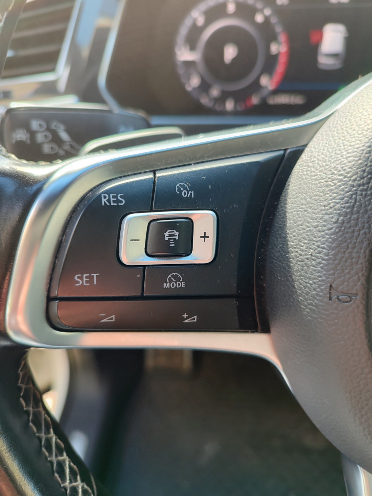 Volkswagen Tiguan R-LINE 2.0 Bi-TDI 240 DSG7 4Motion / DISTRIBUTION ok/ VIRTUAL COCKPIT / SUIVI VW 