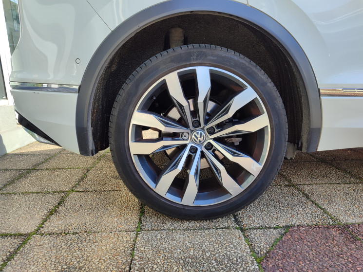 Volkswagen Tiguan R-LINE 2.0 Bi-TDI 240 DSG7 4Motion / DISTRIBUTION ok/ VIRTUAL COCKPIT / SUIVI VW 