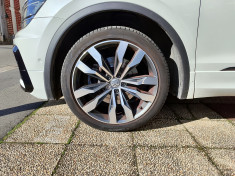 Volkswagen Tiguan R-LINE 2.0 Bi-TDI 240 DSG7 4Motion / SUIVI VOLKSWAGEN / VIRTUAL COCKPIT
