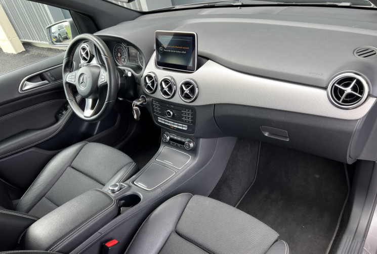 Mercedes Classe B Phase 2 180 1.6 i 7G-DCT 122 cv SENSATION