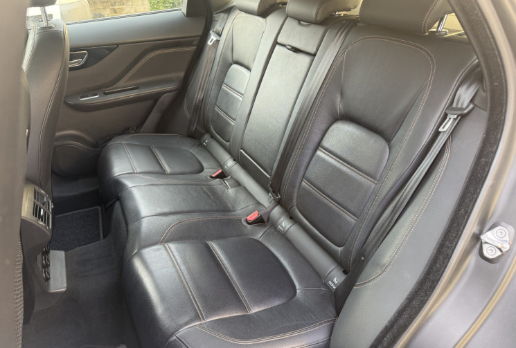 Jaguar F-Pace 2.0D Prestige 4x4 BVA8