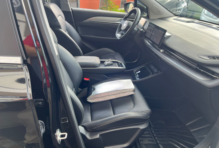 GEELY Geometry C  204 cv