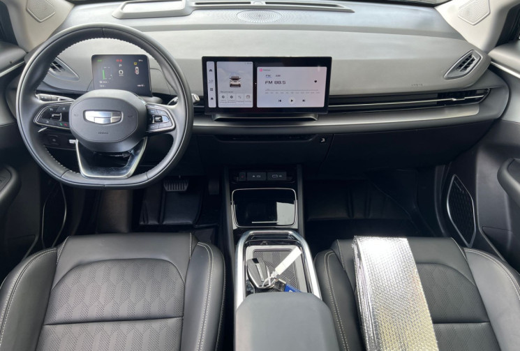 GEELY Geometry C  204 cv