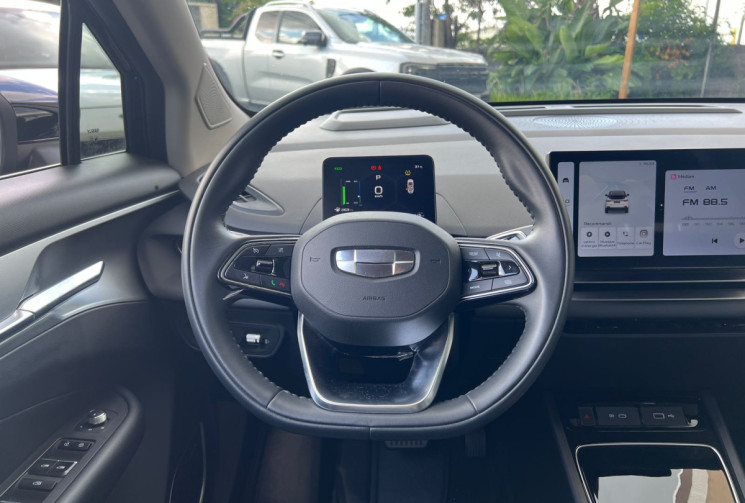 GEELY Geometry C  204 cv