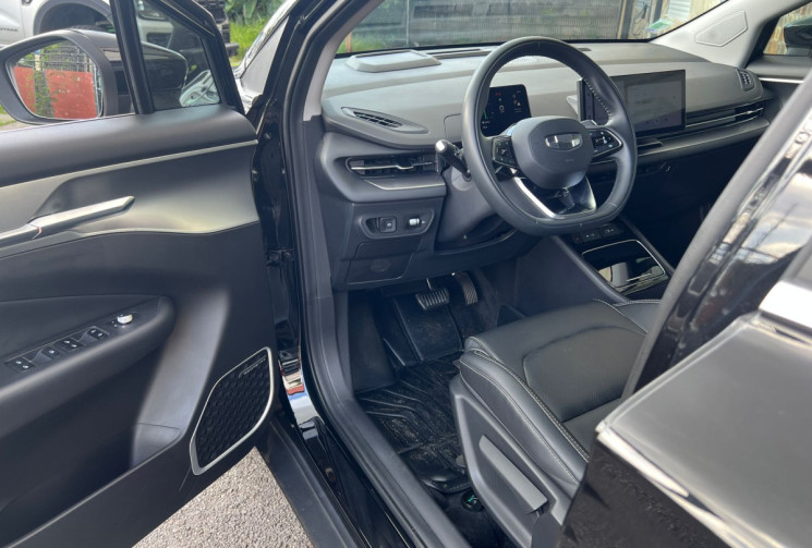 GEELY Geometry C  204 cv