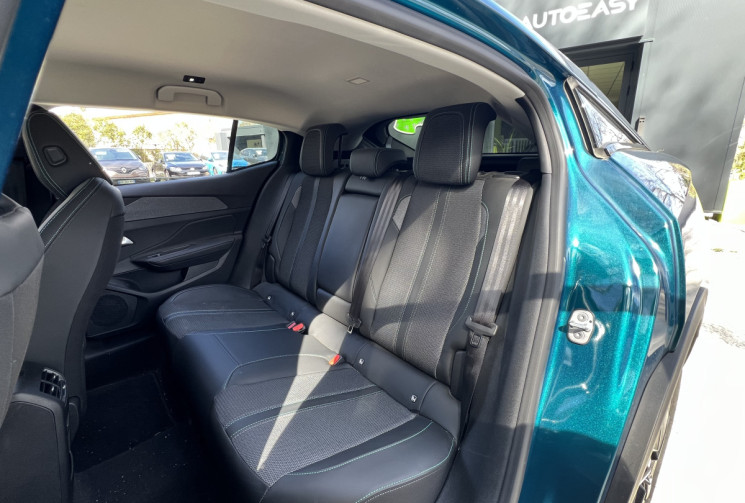 Peugeot 408 Hybrid 136 Allure e-DCS6 / Moteur à Chaine / Caméra 360 / Jantes 19