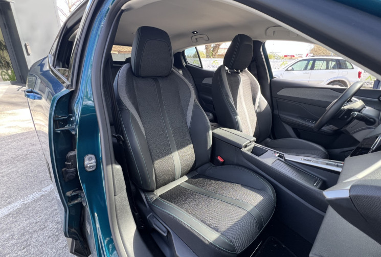 Peugeot 408 Hybrid 136 Allure e-DCS6 / Moteur à Chaine / Caméra 360 / Jantes 19