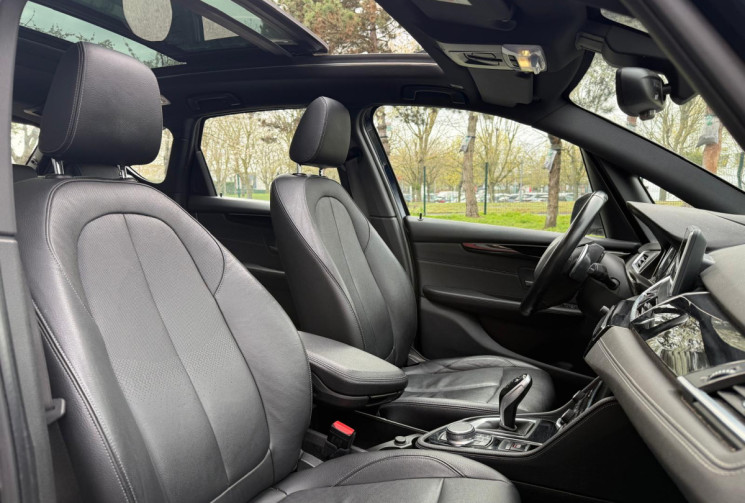 BMW SERIE 2 ACTIVETOURER  F45 LCI 218d 150 ch  Luxury SUIVIS BMW - Toit Ouvrant - Sieges chauffant