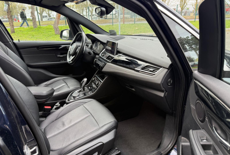 BMW SERIE 2 ACTIVETOURER  F45 LCI 218d 150 ch  Luxury SUIVIS BMW - Toit Ouvrant - Sieges chauffant