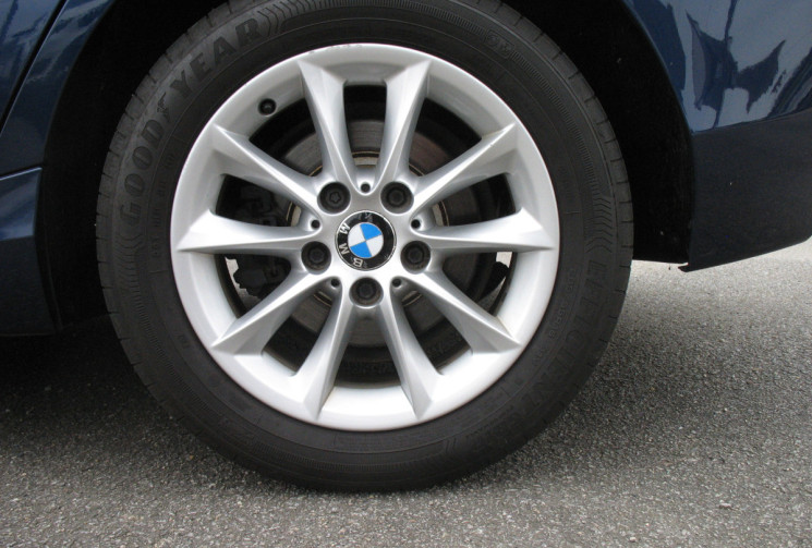 BMW Série 1  118d 143 LOUNGE+ 5 PORTES - CHAINE REMPLACEE