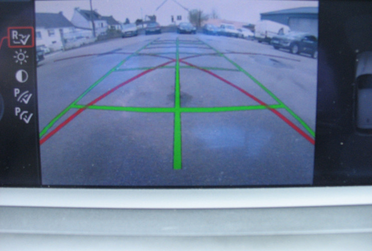 BMW Série 1  118d 143 LOUNGE+ 5 PORTES - CHAINE REMPLACEE