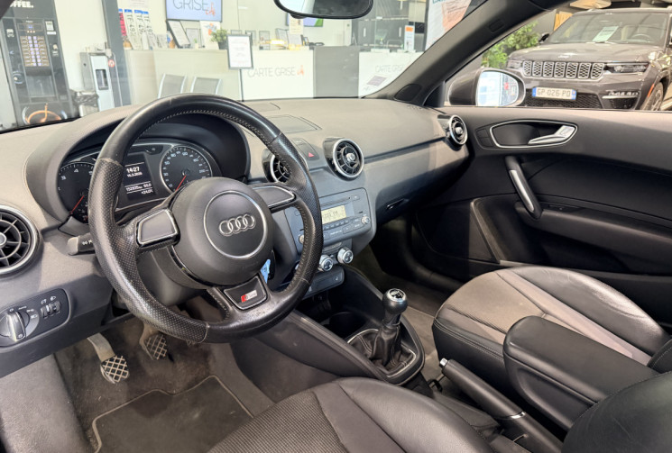 Audi A1 1.2 TFSI 86 ch S-LINE 3P 1ERE MAIN