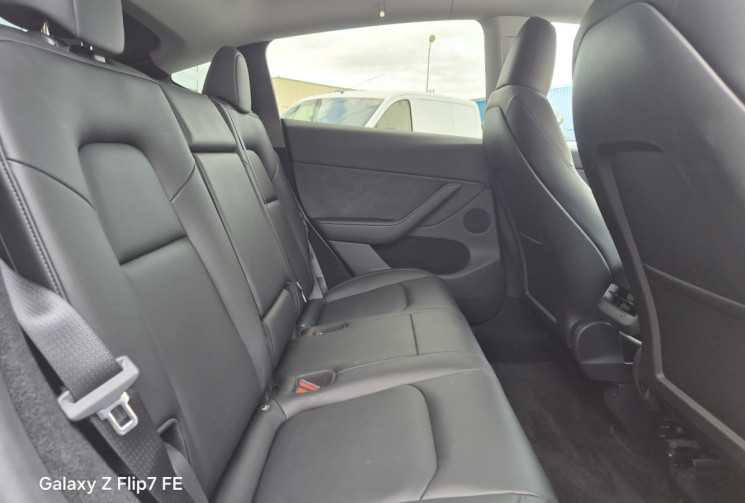 Tesla Model Y STANDARD 299 CV * 1ER MAIN * 4 NOUVEAUX PNEUS 