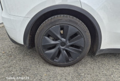 Tesla Model Y STANDARD 299 CV * 1ER MAIN * 4 NOUVEAUX PNEUS 