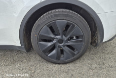 Tesla Model Y STANDARD 299 CV * 1ER MAIN * 4 NOUVEAUX PNEUS 