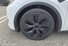 Tesla Model Y STANDARD 299 CV * 1ER MAIN * 4 NOUVEAUX PNEUS 